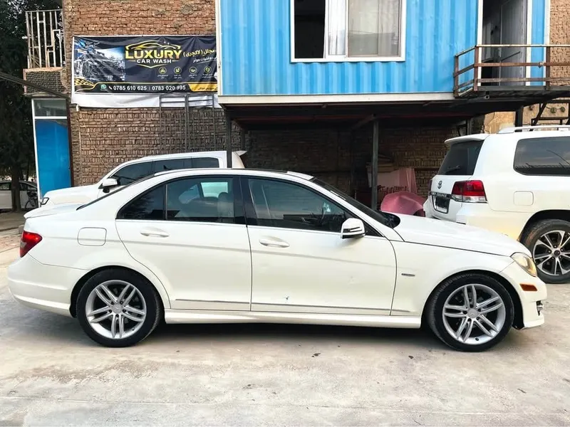Mercedes-Benz C250 2012 Full Option, White, Sunroof (7)