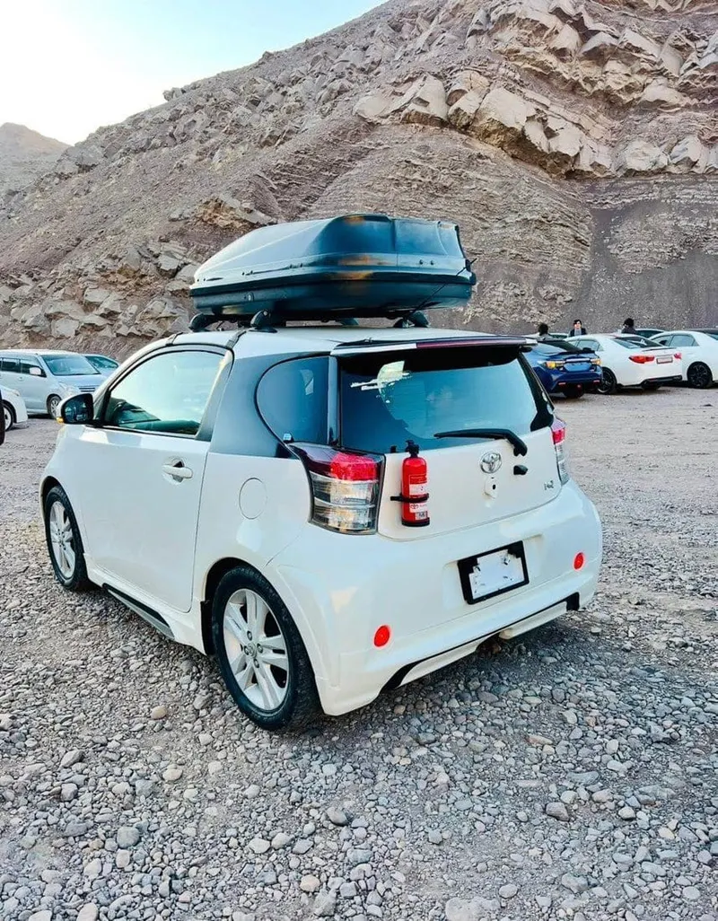 Toyota IQ 2013 white, double ECO, big-body car (2)