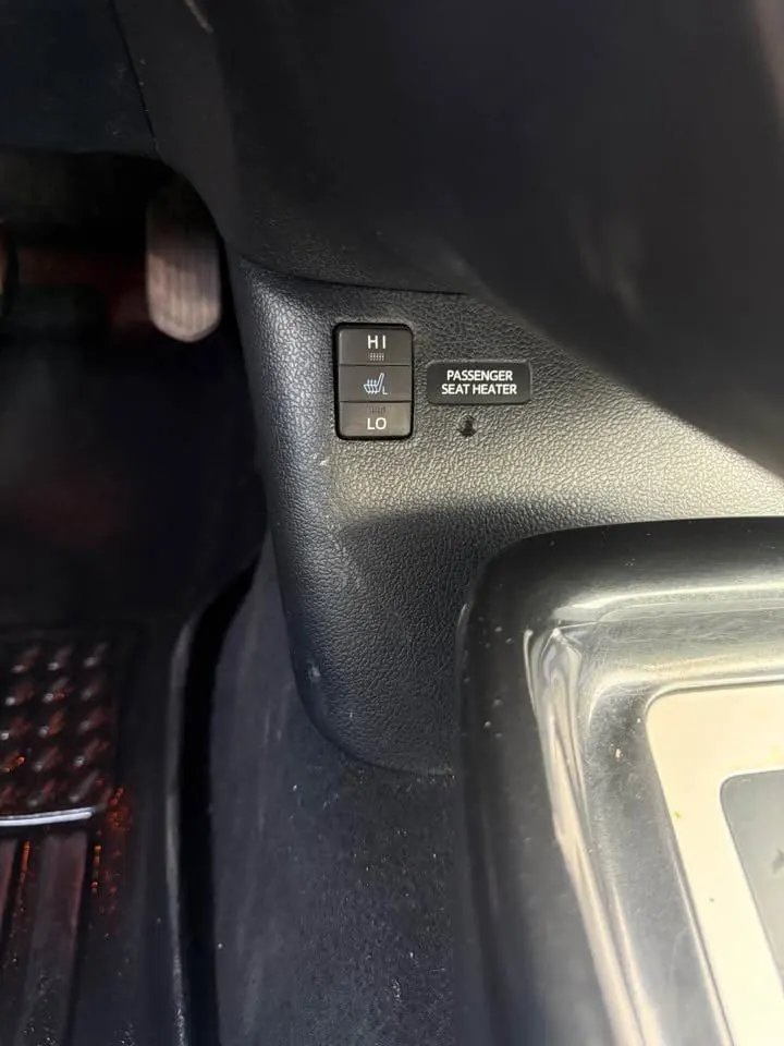 Toyota Prius 2016 Steel, Full Options, Kabul (7)