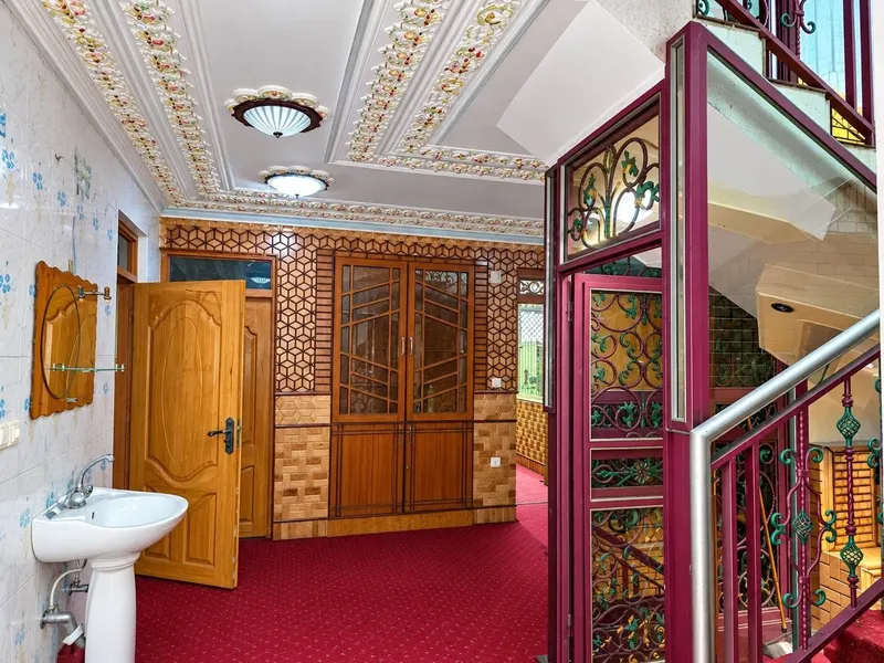 Full Villa House for Rent with 11 Rooms in Karte Naw, Kabul (1)