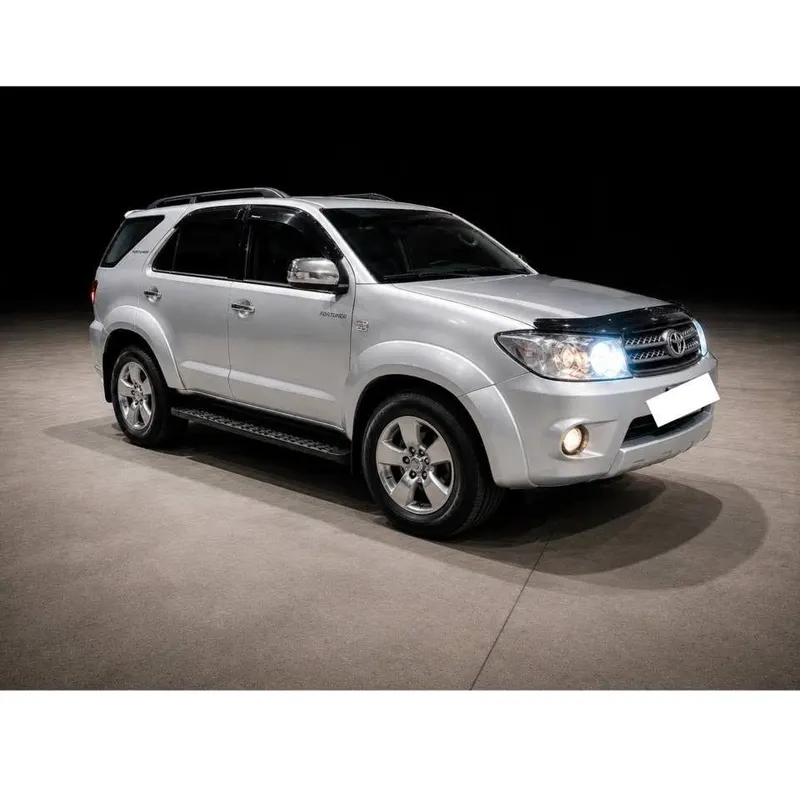 Toyota Fortuner 2010, Gulf version, automatic, silver (1)