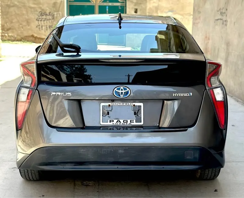 Toyota Prius Hybrid 2016 Grey, Newly Imported (4)