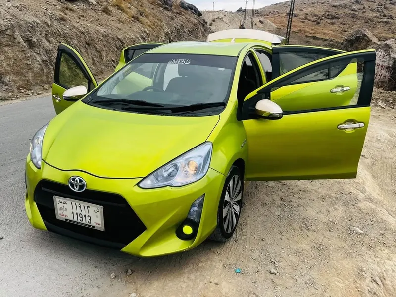 Toyota Aqua GR 2016 Hybrid, Full Option (2)