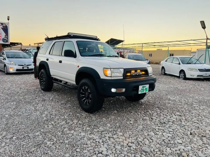 Toyota Hilux 2001 Japanese, White, Good Condition, Unaccidented (1)