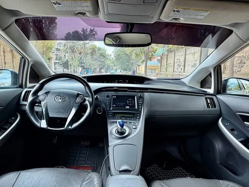 Toyota Prius 2010 Silver, American Version, 190000 km, Clean Docs (4)