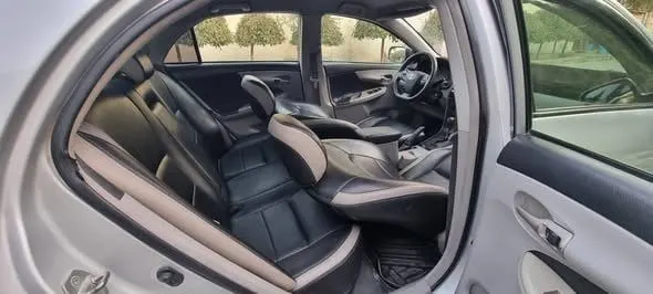 Toyota Corolla 2013 Gulf, Silver, 86,000 km (2)