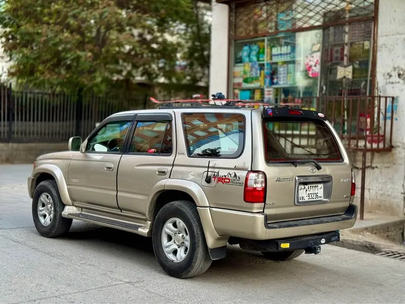 Toyota 4Runner SR5 2002, Gold, 6-Cylinder (4)