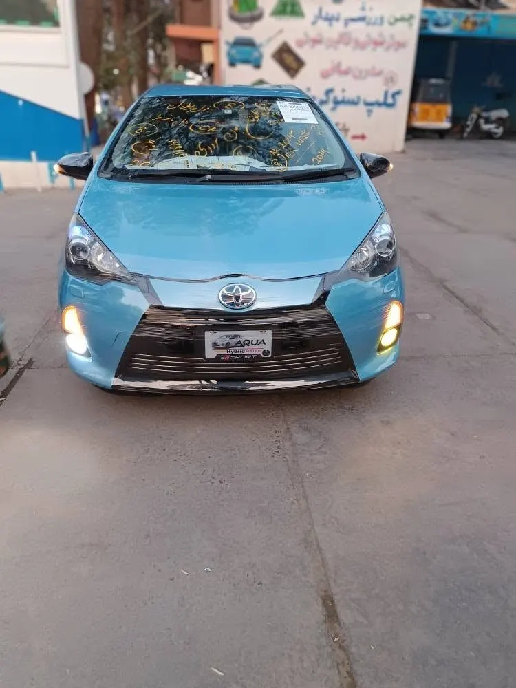 Toyota Aqua 2012, 2014 shape, 76000 km (1)