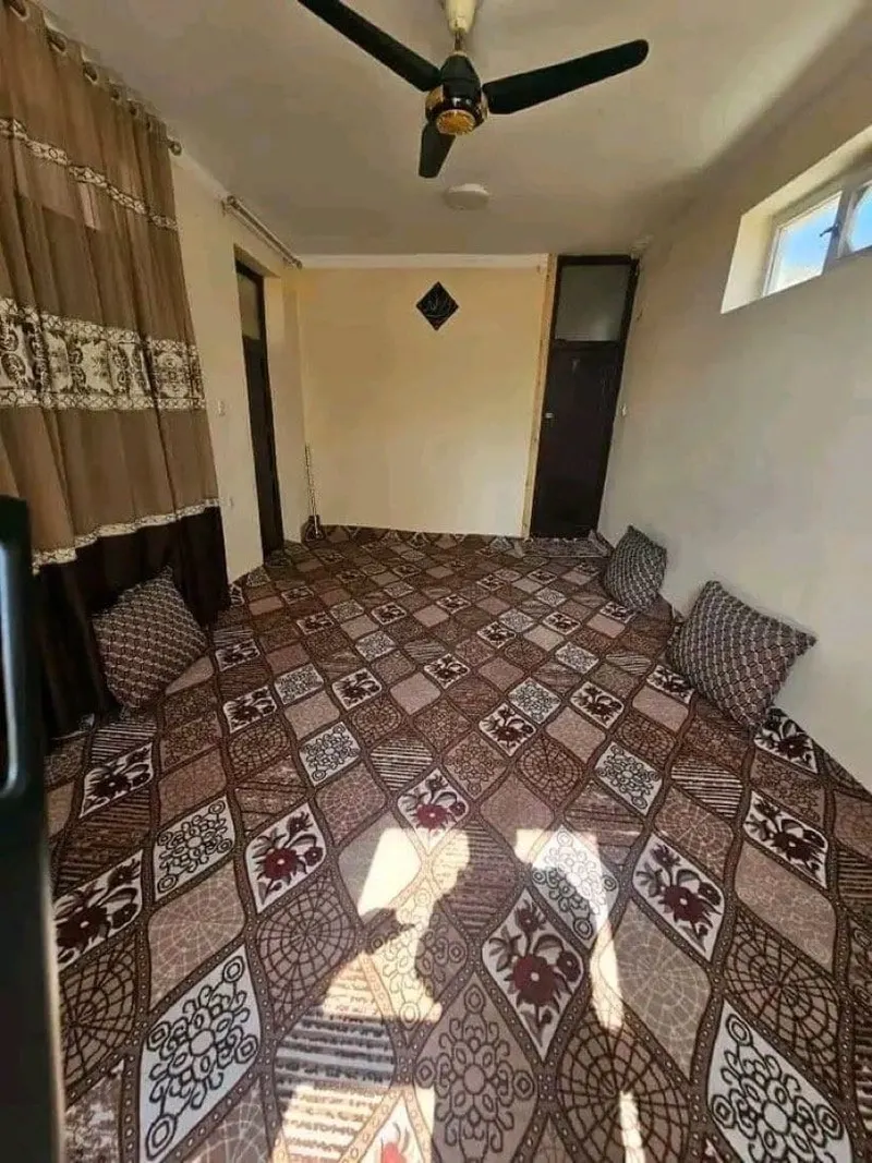 One-storey lintel house 150 m² with 3 sunny rooms in Karte Nau (3)