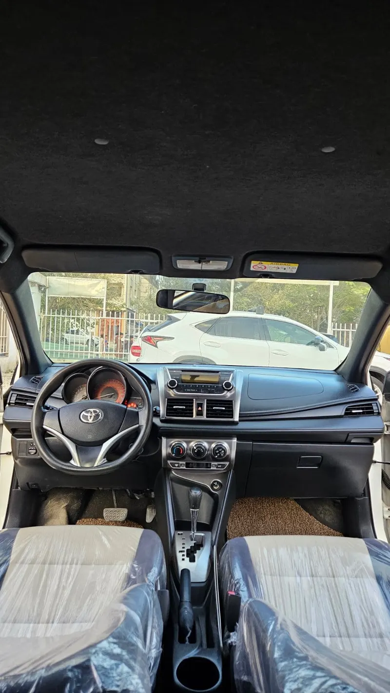 Toyota Yaris 2016 automatic white (6)