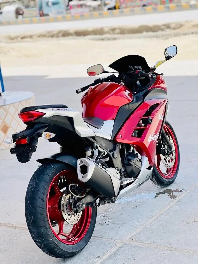 Kawasaki Ninja 300 2021, ABS, 2-Cylinder (2)