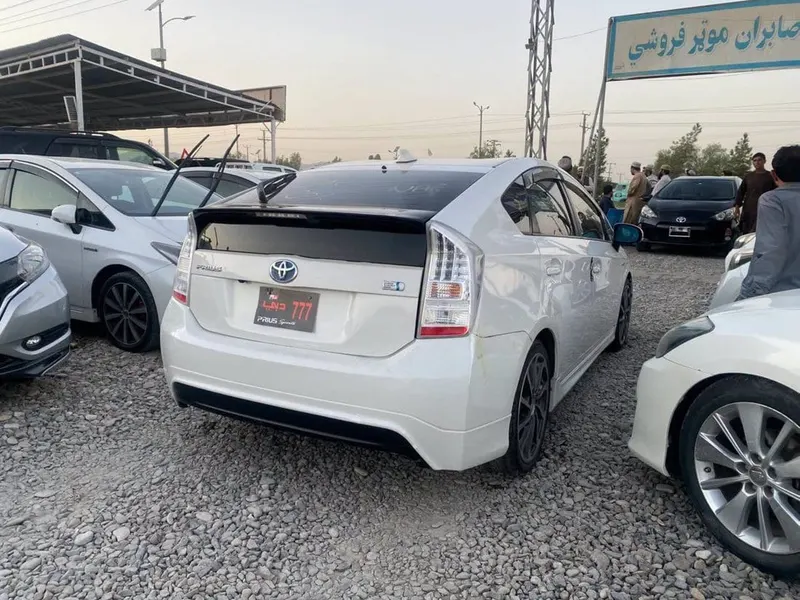 Toyota Prius S Hybrid 2011, Pearl White, Container Papers (4)