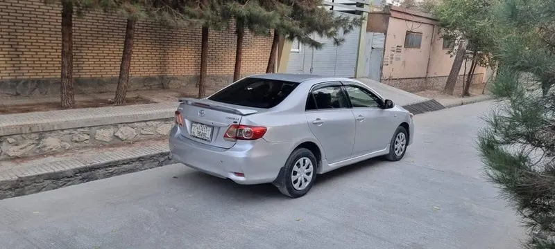 Toyota Corolla 2013 GCC Silver, 86,000 km, Clean Documents (5)