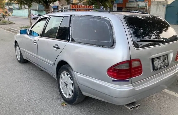 Mercedes-Benz E320 1998 automatic six-cylinder (1)
