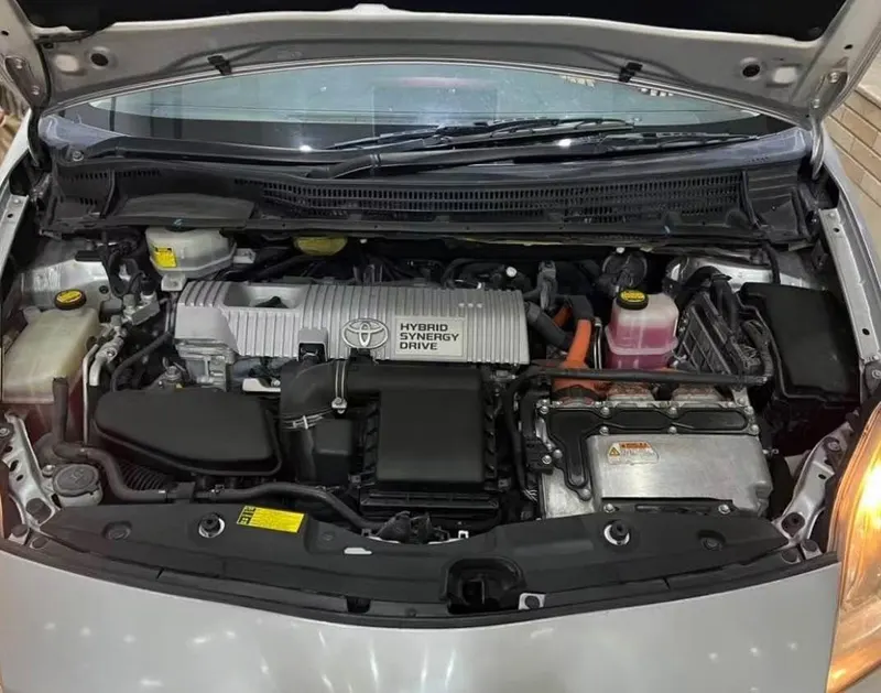Toyota Prius 2010 Silver, American Version, 190000 km, Clean Docs (5)