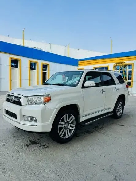 Toyota 4Runner Limited 2011, White, 6-Cylinder (2)
