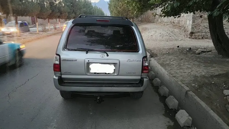 Toyota 4Runner 2001, Silver, Clean Documents, 6-Cylinder Petrol (4)