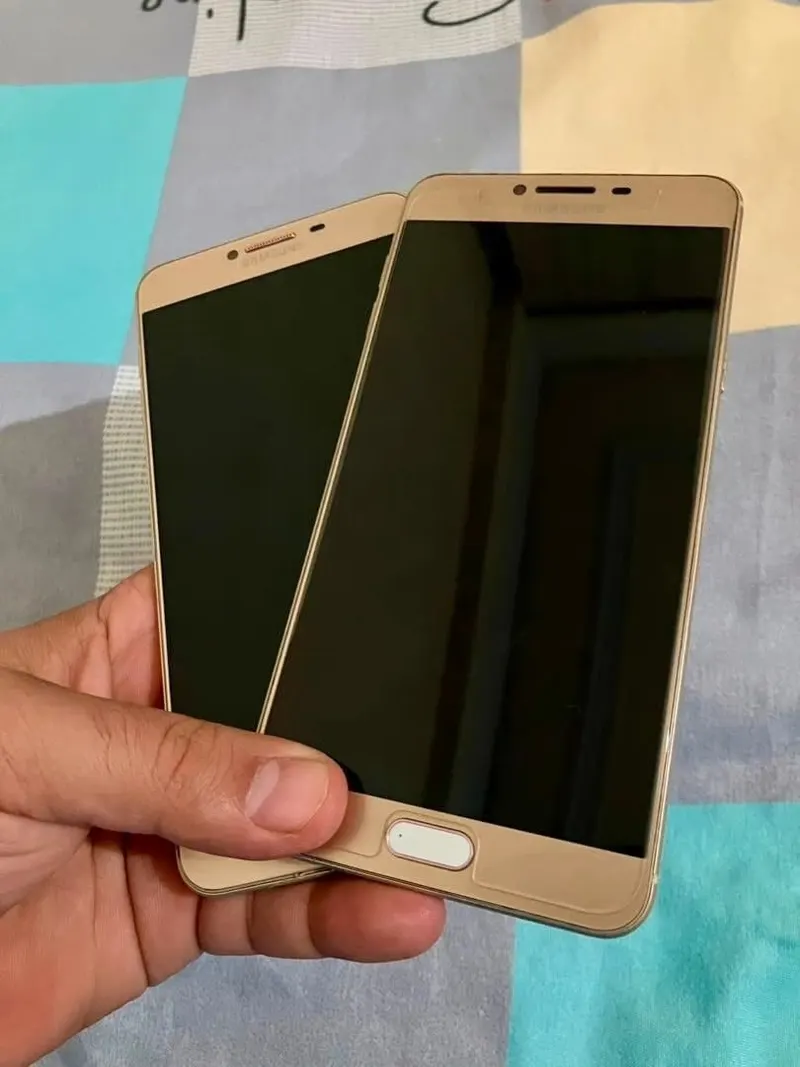 Samsung Galaxy C7 32GB dual SIM (2)