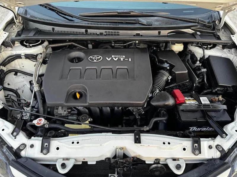 Toyota Corolla 2019 Pearl White Full Option (5)