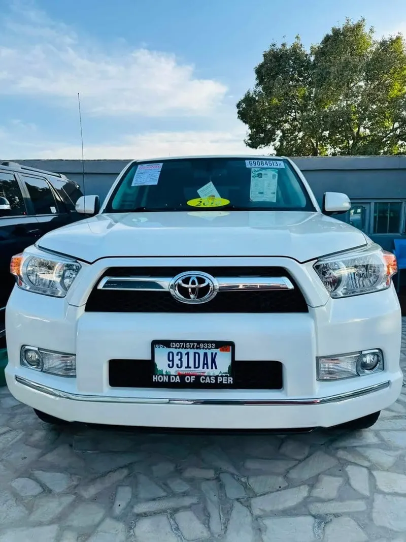 Toyota 4Runner Limited 2010, Pearl White, 6-Cylinder (2)