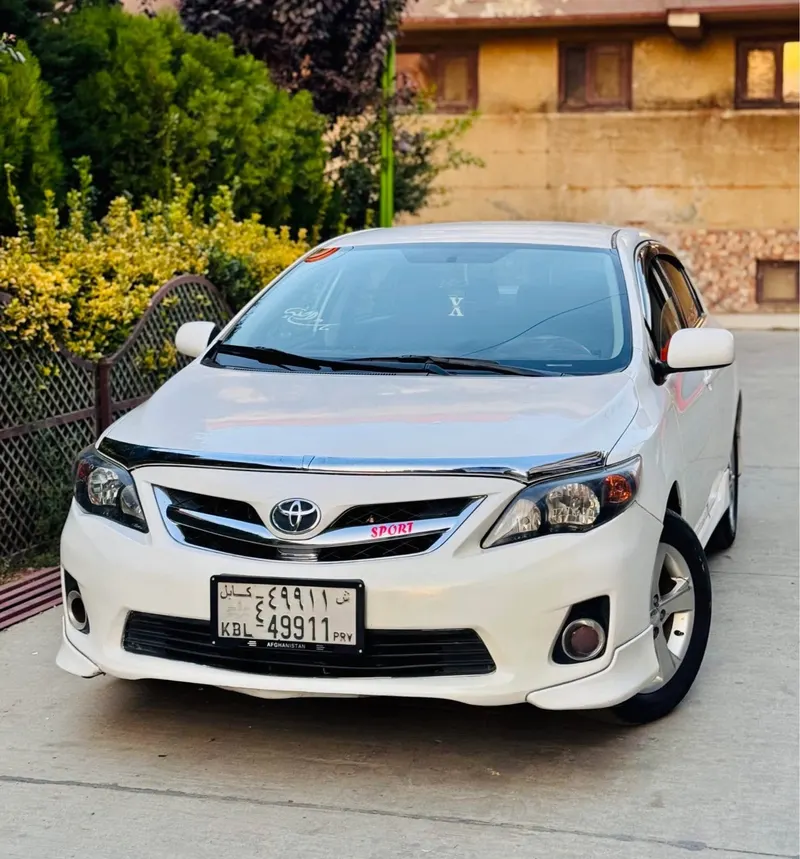 Toyota Corolla 2009 Canadian White Automatic (2)