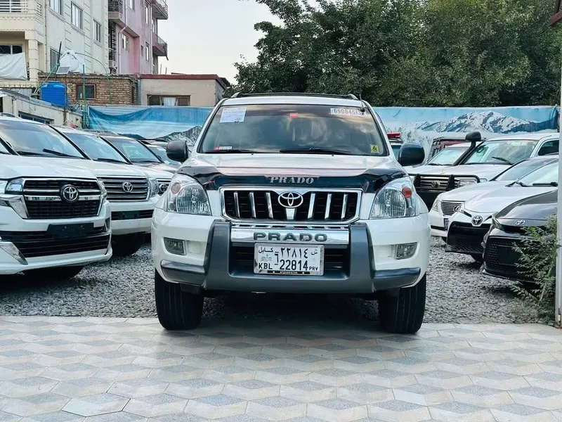Toyota Land Cruiser Prado 2005, Pearl White, Full Option, Automatic (1)