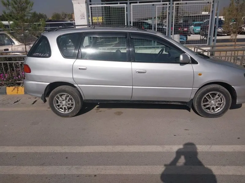 Toyota Picnic 1999, Silver, 4-Cylinder Petrol, 3 Seats (1)
