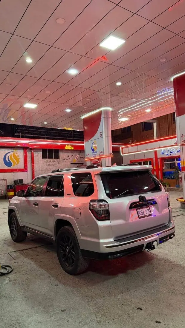Toyota 4Runner 2012 Limited Silver Full Option (4)