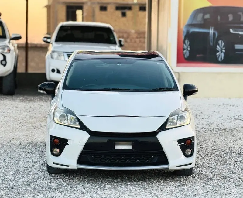 Toyota Prius GS Hybrid 2013, 1800cc, Japan Import (3)