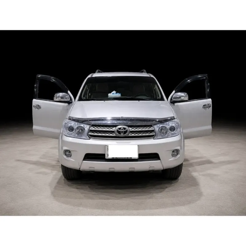 Toyota Fortuner 2010, Gulf version, automatic, silver (5)