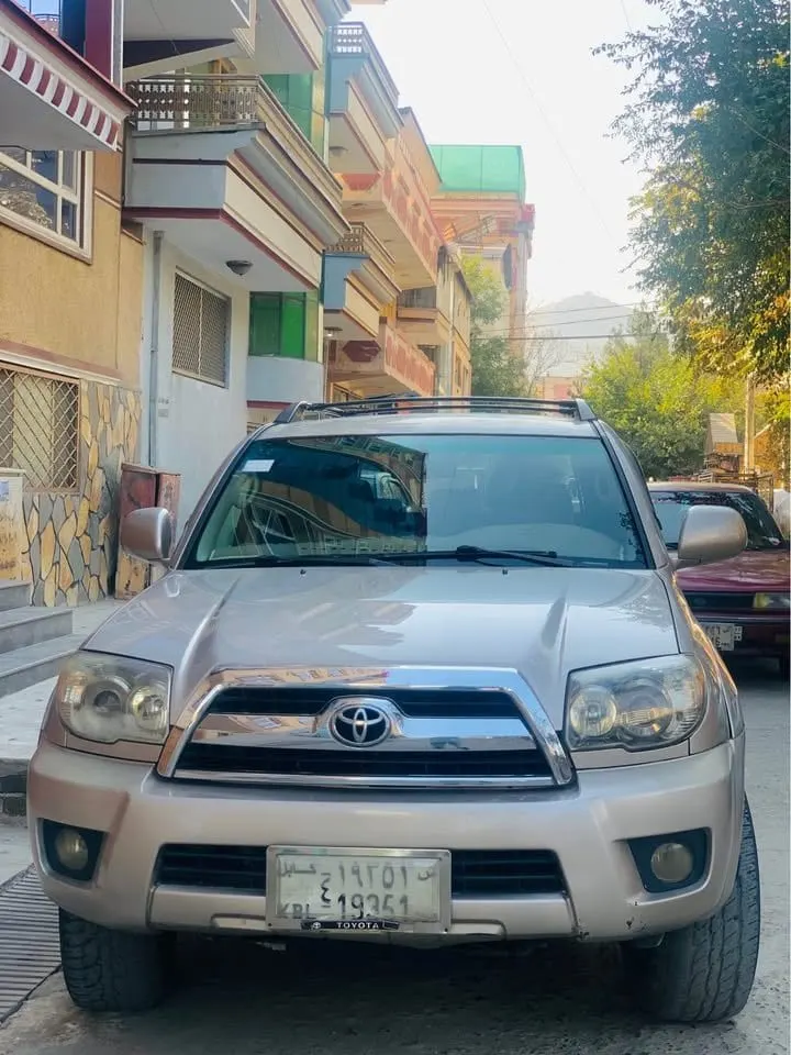 Toyota 4Runner 2004, 6-Cylinder, Petrol, Gold (2)