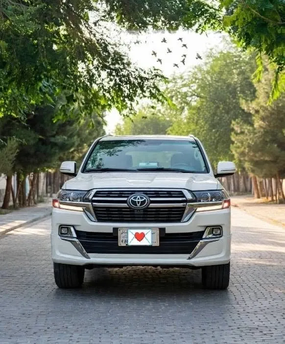 Toyota Land Cruiser Gulf 2010 VXR White (1)