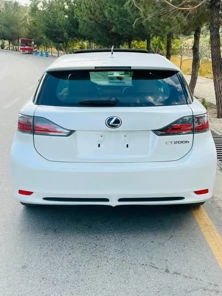 Lexus CT 200h 2013, Pearl White, Registered in Kabul, No Accident (4)