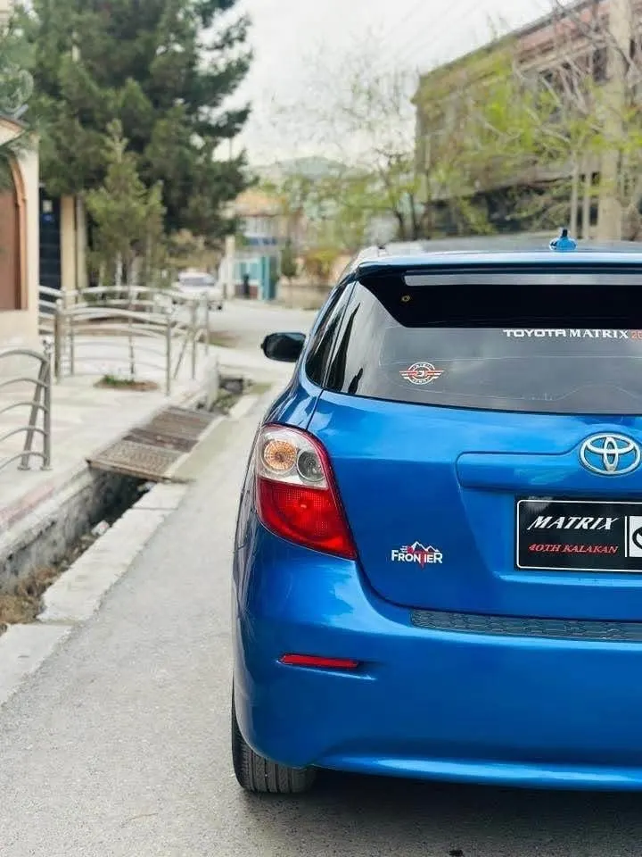 Toyota Matrix 2009 blue, no accident, new tires and wheels (2)