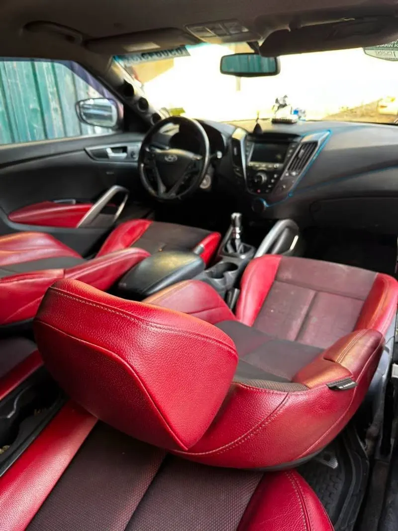 Hyundai Veloster 2014, American Sport, Four-Cylinder Petrol (4)
