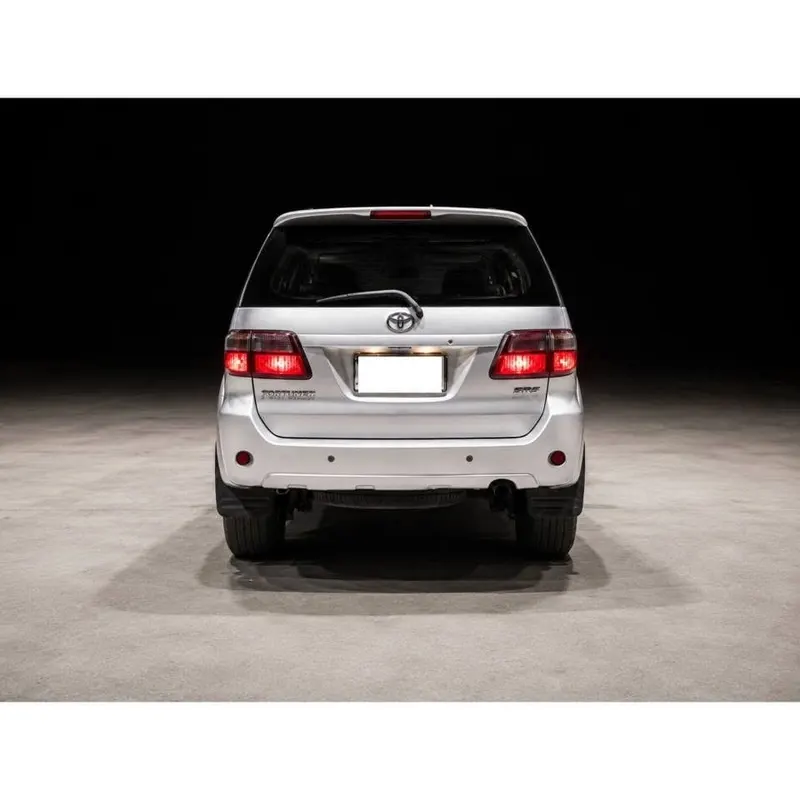 Toyota Fortuner 2010, Gulf version, automatic, silver (2)