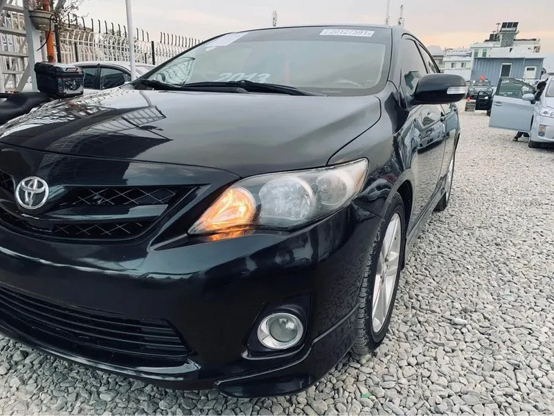 Toyota Corolla 2013, black, clean documents, for sale (2)