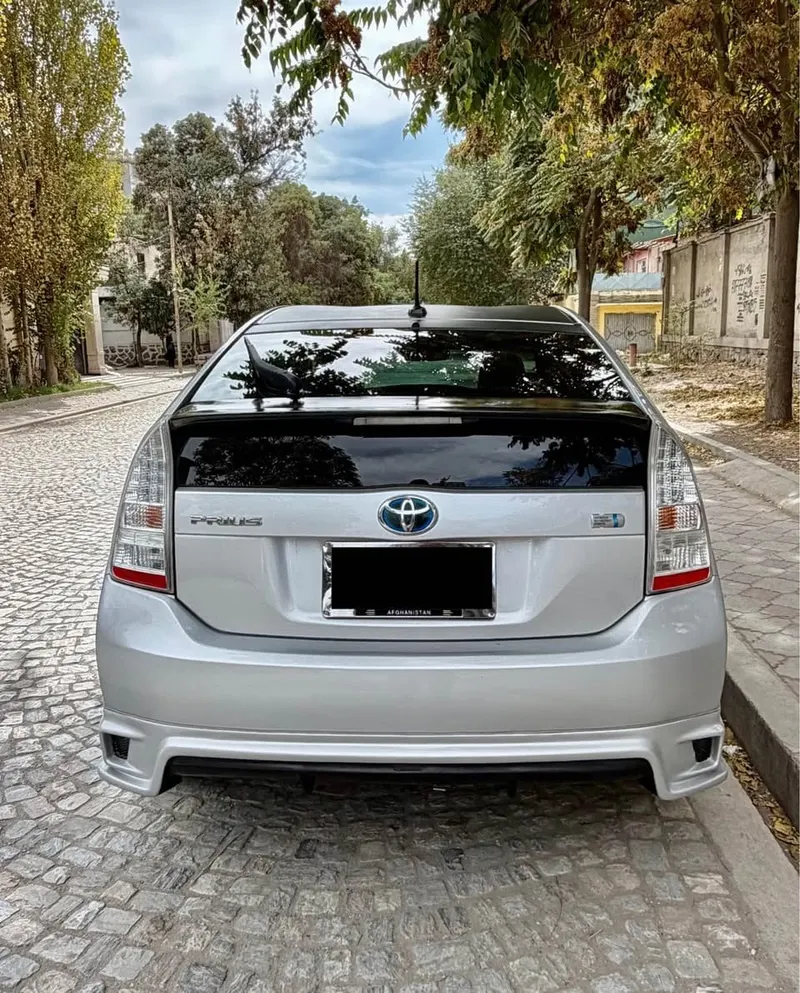 Toyota Prius 2010 Silver, American Version, 190000 km, Clean Docs (3)