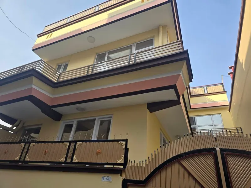 3-Storey House for Sale in District 6 Kabul, 4 Rooms, Fully Tiled Roof (2)