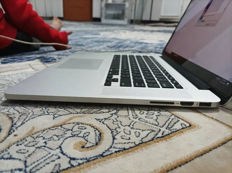 د مک‌بوک پرو ۲۰۱۳ لپ‌ټاپ پلورنه، ۱۶ جی بی رام او ۱ ټیرابایټ SSD (3)
