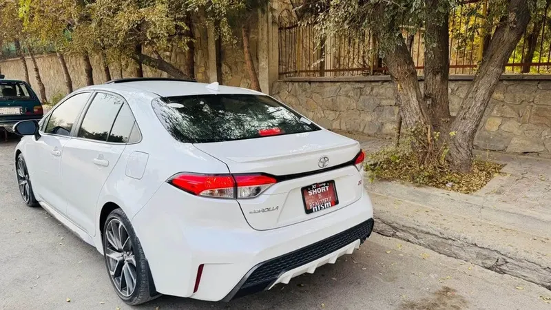 Toyota Corolla SE 2022, White, Low Mileage, Sunroof (2)