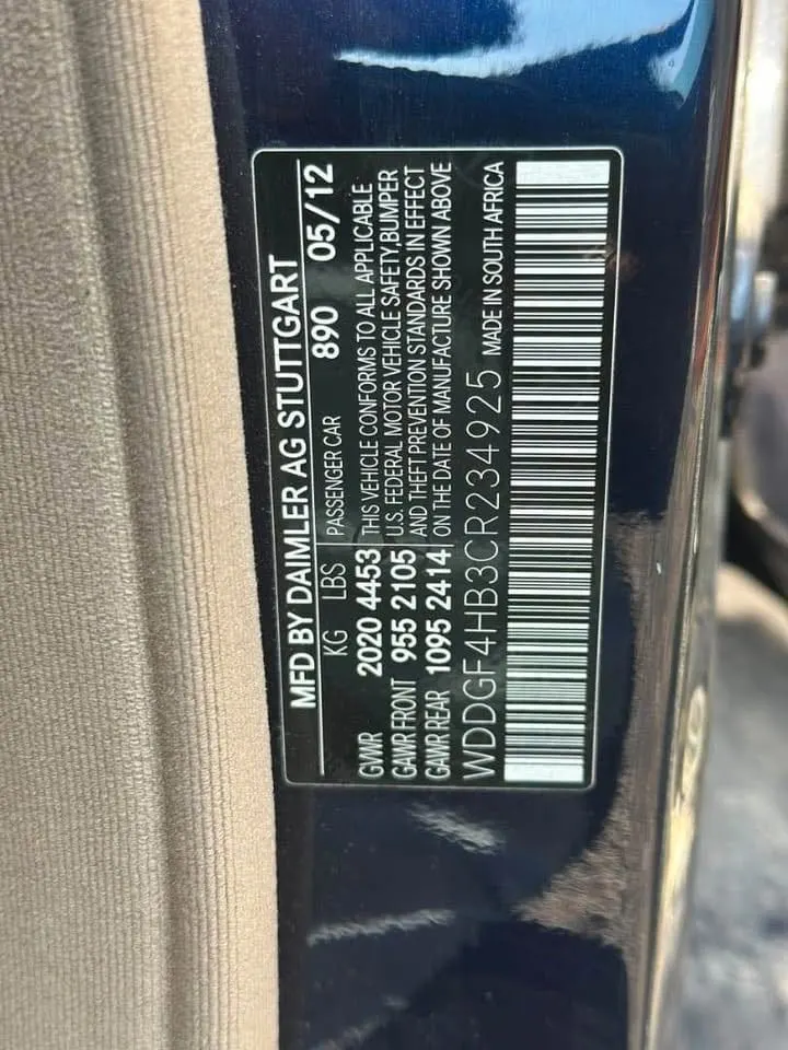 Mercedes-Benz C250 2012 Full Option, Navy Blue, No Accident (8)