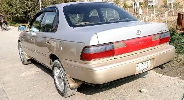 تویوتا کرولا کاناداری مودل ۱۹۹۷ رنگ طلایی، اسناد پاک، بدون تصادف (5)