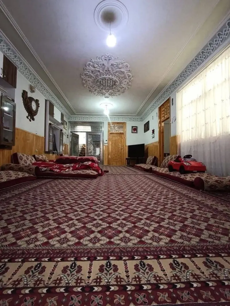 3-storey house for sale in Badam Bagh, main road, 247 m2 (3)