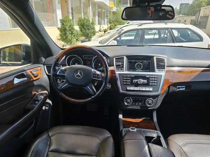 Mercedes-Benz ML 400 2015, Black, Automatic, Full Option (2)