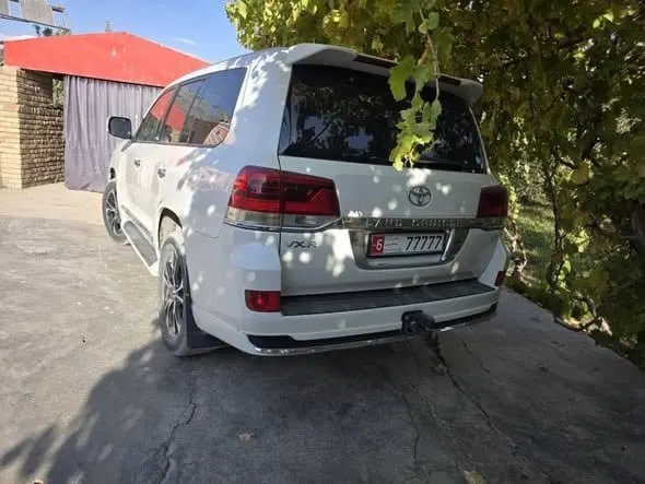 Toyota Land Cruiser VXR 2009, White, 90,000 km (5)