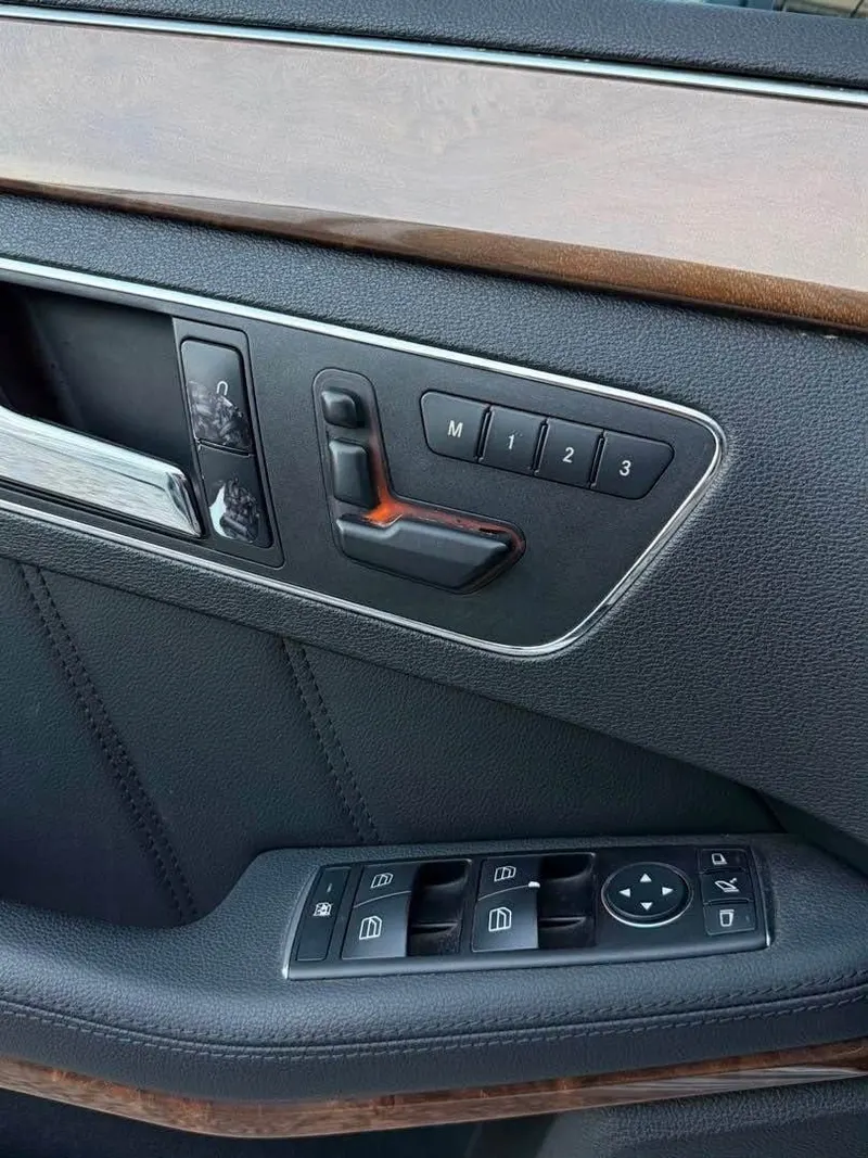 Mercedes-Benz E300 2011, 6 cylinder, imported (2)