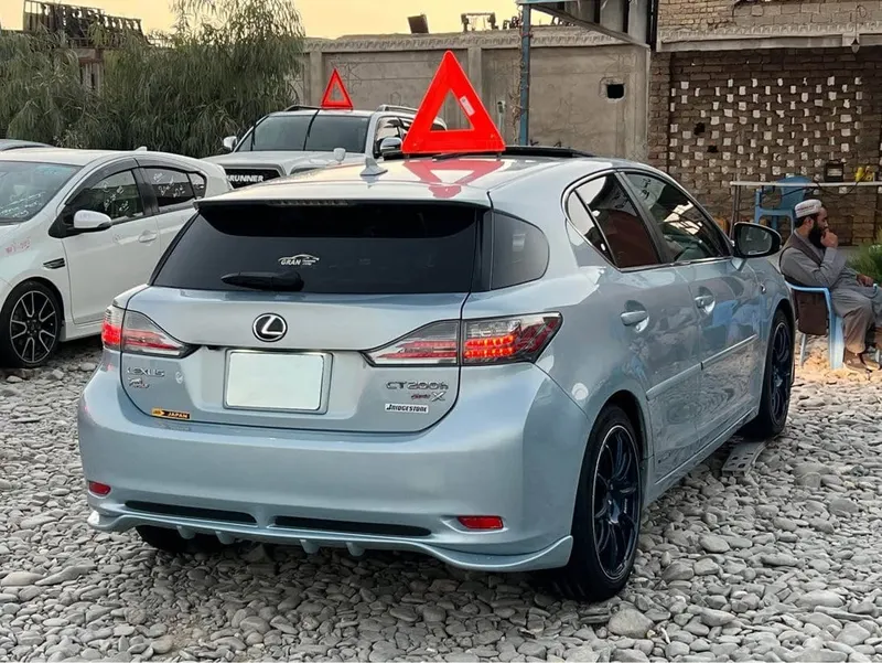 Lexus CT200h F Sport 2014, 2018 Shape (4)