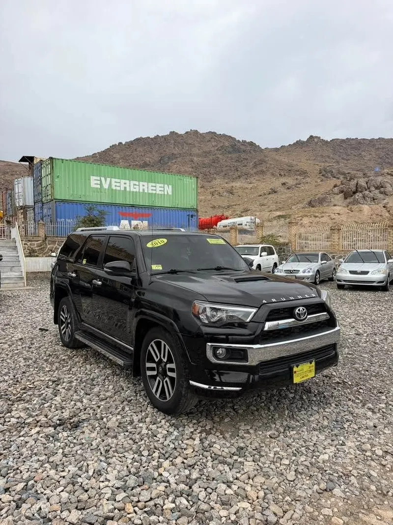 Toyota 4Runner 2010 Black, New Plate, Sunroof (3)