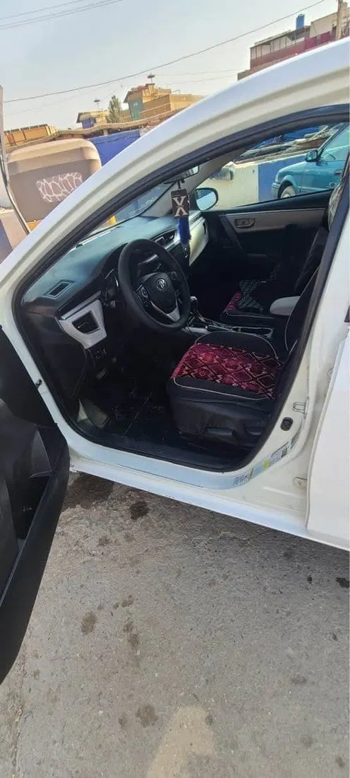Toyota Corolla 2015 white, mileage 72k (2)